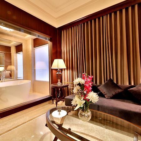 Hotel Maharaja Regency Ludhiana Bagian luar foto
