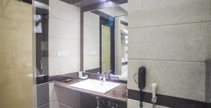 Hotel Maharaja Regency Ludhiana Bagian luar foto