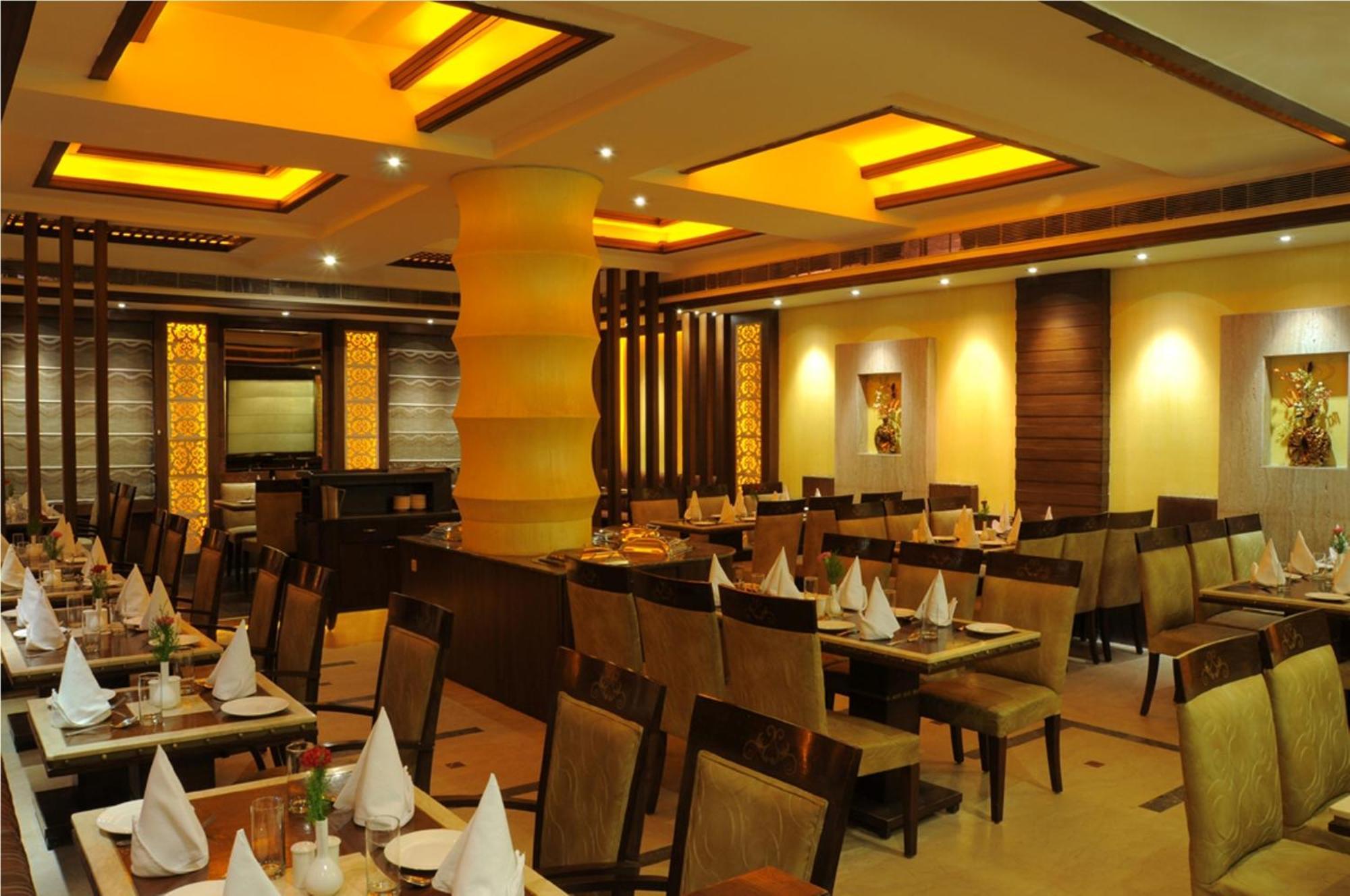 Hotel Maharaja Regency Ludhiana Bagian luar foto