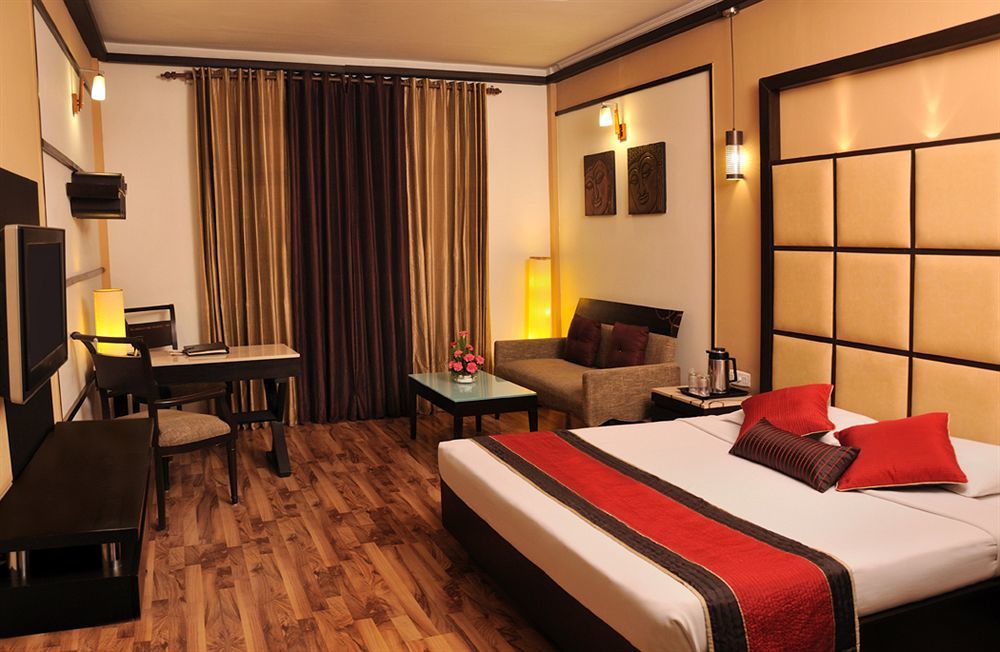 Hotel Maharaja Regency Ludhiana Bagian luar foto