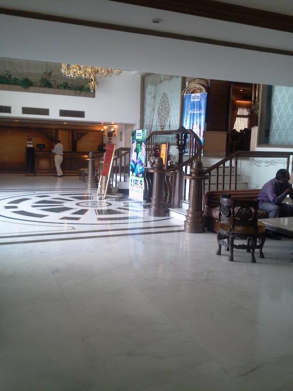 Hotel Maharaja Regency Ludhiana Bagian luar foto